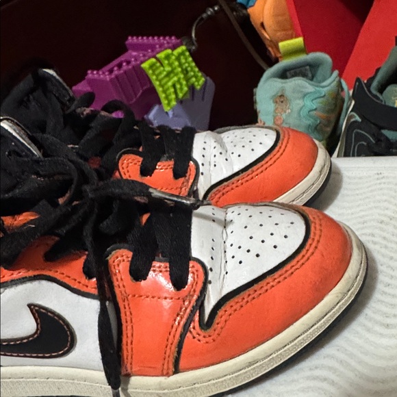 Sold - Picture 3 of 5